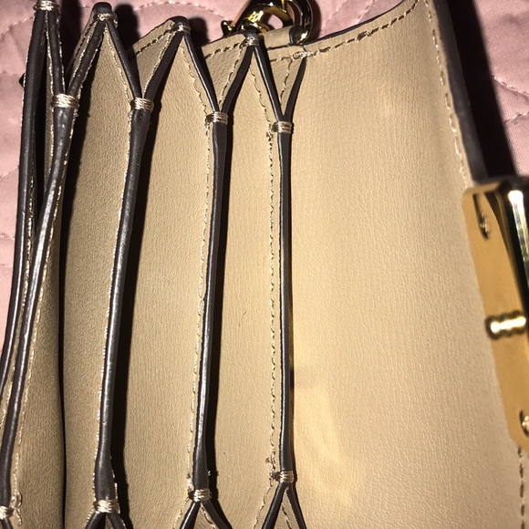 Michael Kors Kinsley Accordion Card Holder/Wallet - Picture 6 of 8